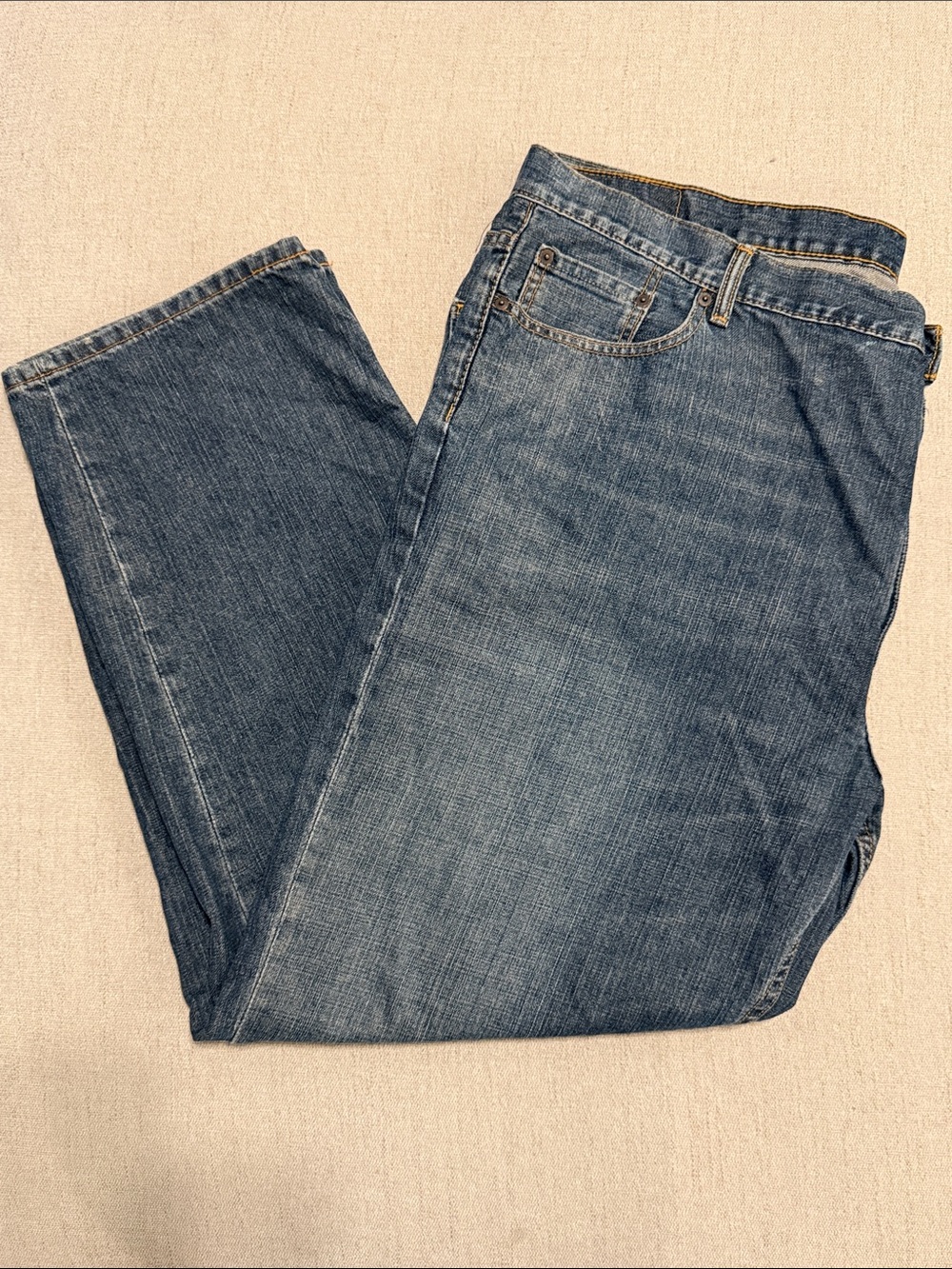 Levi's Men's Medium Blue Relaxed Jeans